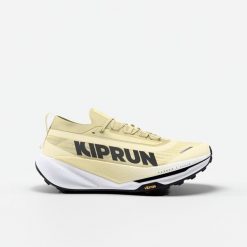 Buty do biegania w terenie damskie Kiprun Kipsummit Race. Żółte obuwie do biegania damskie KIPRUN. Za 849.99 zł.