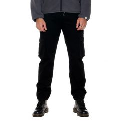 Spodnie dresowe na co dzień na siłownię. Czarne spodnie dresowe męskie LEONE 1947 APPAREL, na lato, bez wzorów, z bawełny. W wyprzedaży za 134.57 zł.