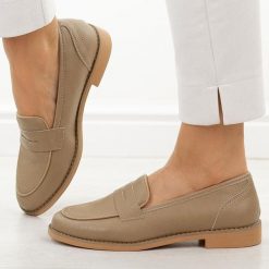 Beżowe skórzane półbuty damskie M.Daszyński 25128-4. Brązowe półbuty damskie M.Daszyński, bez wzorów, z jeansu, biznesowe, z okrągłym noskiem, bez obcasa, na płaskiej podeszwie. Za 219.00 zł.