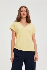 T-shirt z bawełny żółty. Żółte t-shirty damskie MOODO, l, bez wzorów, z bawełny, bez kołnierzyka. Za 49.99 zł.