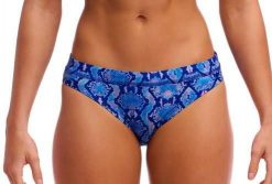 Bikini - dół od bikini Funkita Sports Brief Blue Viper. Niebieskie bikini damskie FUNKITA, bez wzorów. Za 129.00 zł.