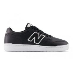 Buty New Balance BB480LBT czarne. Czarne buty sportowe na co dzień męskie z gumy, bez zapięcia. Za 487.95 zł.