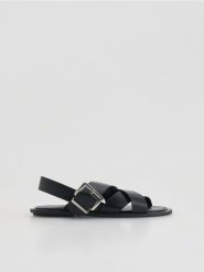 Skórzane sandały - czarny. Czarne sandały damskie Reserved, bez wzorów, ze skóry, bez obcasa. Za 149.99 zł.