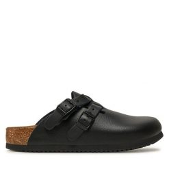 Klapki Birkenstock. Czarne klapki damskie Birkenstock, bez wzorów, bez obcasa. Za 379.99 zł.