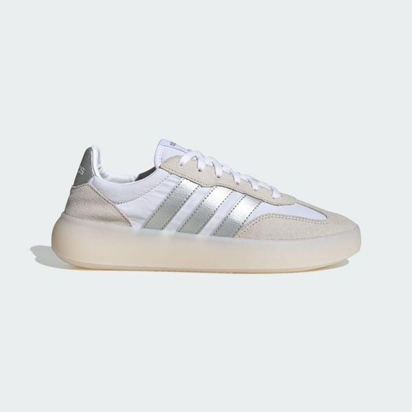 Buty Barreda Decode. Białe obuwie trekkingowe damskie Adidas. Za 369.00 zł.