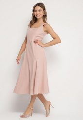 Różowa Klasyczna Sukienka o Rozkloszowanym Kroju Delure. Czerwone sukienki damskie Born2be, l, z aplikacjami, eleganckie, bez kołnierzyka, bez ramiączek, midi, rozkloszowane. W wyprzedaży za 95.99 zł.