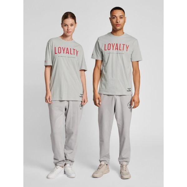 Koszulka Hummel Legacy Loyalty. Szare bluzki damskie HUMMEL, bez kołnierzyka, bez ramiączek. Za 129.50 zł.