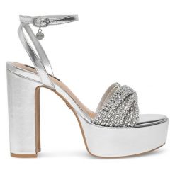 Sandały Nine West. Szare sandały damskie Nine West, bez wzorów, bez obcasa, na słupku. Za 155.99 zł.