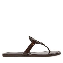 Japonki Tory Burch. Brązowe klapki damskie Tory Burch, bez wzorów, bez obcasa. Za 889.99 zł.