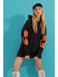 Trend Alaçatı Stili Bluza w kolorze czarno-pomarańczowym rozmiar: onesize. Czarne bluzy z kapturem damskie Trend Alaçatı Stili, z bawełny. Za 121.80 zł.