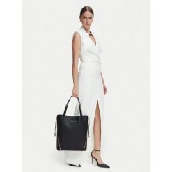 Torebka Elisabetta Franchi. Czarne torebki klasyczne damskie Elisabetta Franchi, bez wzorów, bez dodatków. Za 1,799.00 zł.