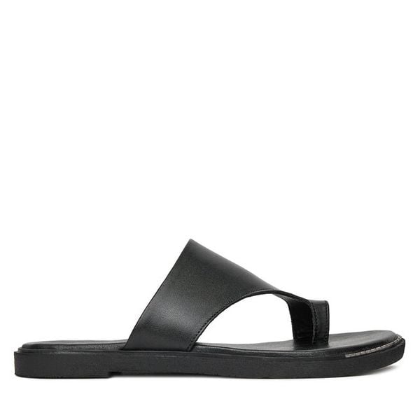 Japonki Lasocki. Czarne klapki damskie Lasocki, bez wzorów, bez obcasa. Za 169.99 zł.