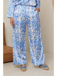 Curvy Lady Spodnie w kolorze błękitno-kremowym rozmiar: 48/50. Brązowe spodnie materiałowe damskie Curvy Lady, bez wzorów, z materiału, klasyczne, z standardowym stanem. Za 48.16 zł.