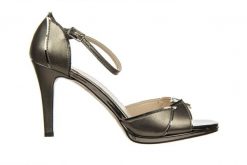 Sandały Bayla-187 587-1109 Platinum 187115, Czarny, Skóra ekologiczna - 38. Czarne sandały damskie Bayla, bez wzorów, z materiału, bez obcasa, na platformie. W wyprzedaży za 152.10 zł.