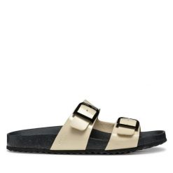 Klapki Geox. Brązowe klapki damskie Geox, bez wzorów, bez obcasa. Za 259.99 zł.