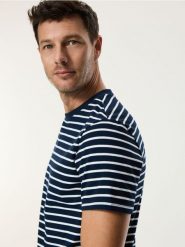 T-shirt regular z bawełny merceryzowanej - granatowy. Niebieskie t-shirty męskie Reserved, l, bez wzorów, z bawełny, bez kołnierzyka. Za 99.99 zł.