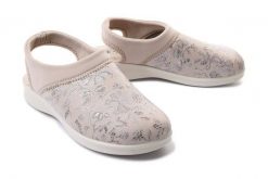 SANITAL FLEX 8232.36 beige, sandały damskie. Brązowe sandały damskie Sanital Flex, bez wzorów, bez obcasa, na koturnie. Za 151.92 zł.