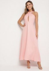 Różowa Rozkloszowana Sukienka z Wiskozą i Dekoltem Typu Halter Dolienna. Czerwone sukienki damskie Born2be, l, bez wzorów, z wiskozy, eleganckie, bez kołnierzyka, bez ramiączek, maxi, rozkloszowane. Za 89.99 zł.