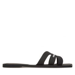 Klapki KARL LAGERFELD. Czarne klapki damskie Karl Lagerfeld, bez wzorów, bez obcasa. Za 189.99 zł.