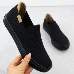 Tenisówki tekstylne slip on czarne Big Star RR274716. Czarne trampki i tenisówki damskie Big Star, bez wzorów, z tkaniny. Za 99.00 zł.