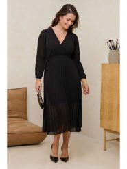Curvy Lady Sukienka w kolorze czarnym rozmiar: 44/46. Czarne sukienki damskie Curvy Lady, bez wzorów, klasyczne, bez kołnierzyka, bez ramiączek, maxi. Za 166.49 zł.