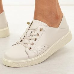 Beżowe skórzane półbuty damskie Vinceza 79590. Brązowe półbuty damskie VINCEZA, bez wzorów, z jeansu, eleganckie, z okrągłym noskiem, bez obcasa. Za 219.00 zł.