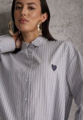 Niebieska Koszula z Bawełną w Paski z Haftowaną Aplikacją Serca Sewrona. Niebieskie koszule damskie Renee, s, z aplikacjami, z bawełny, klasyczne, bez kołnierzyka, bez ramiączek. Za 99.99 zł.