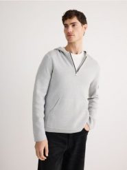 Sweter z kapturem - jasnoszary. Szare swetry męskie Reserved, l, bez wzorów, z bawełny, bez kołnierzyka. W wyprzedaży za 45.99 zł.