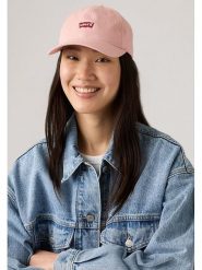 Levi's Czapka w kolorze jasnoróżowym rozmiar: onesize. Różowe czapki z daszkiem damskie Levi's, bez wzorów, z bawełny. Za 92.64 zł.