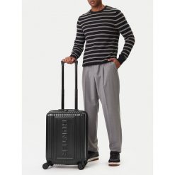 Walizka kabinowa Hunter. Czarne walizki Hunter, bez wzorów. Za 299.99 zł.