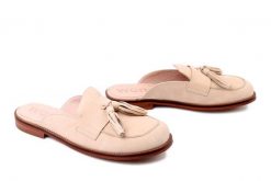 WONDERS A-4610 beig, klapki damskie. Brązowe klapki damskie Wonders, bez wzorów, bez obcasa. Za 639.90 zł.