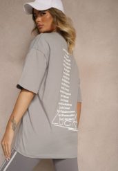 Szara Koszulka o Fasonie T-shirt z Napisami Na Plecach i na Przodzie Seninora. Szare bluzki damskie Renee, l, bez wzorów, z jeansu, klasyczne, bez kołnierzyka, bez ramiączek. Za 39.99 zł.