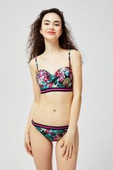 Dół od bikini wilokolorowy. Bikini damskie MOODO, bez wzorów. W wyprzedaży za 7.99 zł.