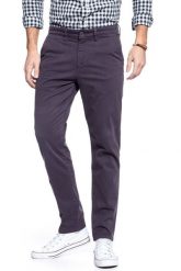 WRANGLER SPODNIE MĘSKIE CHINO AUBERGINE W16LRN450 112127319. Fioletowe spodnie materiałowe męskie Wrangler, bez wzorów, z materiału. Za 189.99 zł.