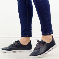 Granatowe skórzane półbuty, tenisówki damskie S.Barski 268R. Niebieskie półbuty damskie S.BARSKI, bez wzorów, ze skóry. Za 219.00 zł.