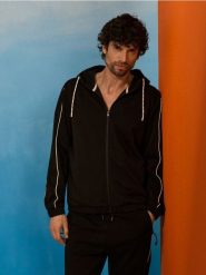 Rozpinana bluza z kapturem - czarny. Czarne bluzy z kapturem męskie Sinsay, l. Za 69.99 zł.