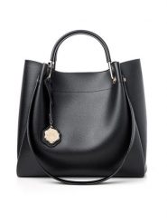 Vince Camuto Torebka "Sicilia" w kolorze czarnym - 32 x 28 x 14 cm rozmiar: onesize. Czarne torebki klasyczne damskie Vince Camuto, bez wzorów, z materiału, bez dodatków. Za 152.99 zł.