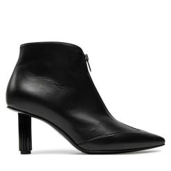Botki AGL. Czarne botki damskie AGL, bez obcasa, na słupku, bez zapięcia. Za 1,659.00 zł.