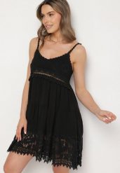 Czarna Rozkloszowana Sukienka w Haftowany Wzór Mavironne. Czarne sukienki damskie Born2be, na imprezę, s, bez wzorów, eleganckie, bez kołnierzyka, bez ramiączek, mini, rozkloszowane. W wyprzedaży za 87.99 zł.