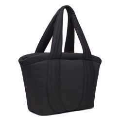 Torba Under Armour Studio Soft Tote 6009578. Czarne torebki klasyczne damskie Under Armour, bez wzorów, z materiału, duże, bez dodatków. Za 386.05 zł.