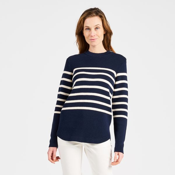 Sweter marynarski damski Tribord 100. Białe swetry klasyczne damskie TRIBORD, l, z bawełny, bez kołnierzyka. W wyprzedaży za 99.99 zł.