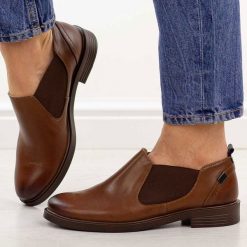 Brązowe skórzane Polskie półbuty damskie Gregors 1156. Brązowe półbuty damskie GREGORS, bez wzorów, z jeansu, biznesowe, z okrągłym noskiem, bez obcasa, na płaskiej podeszwie. Za 379.00 zł.