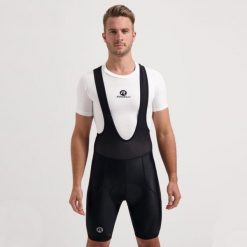 Spodenki rowerowe męskie Rogelli BASIC DE LUXE na szelkach. Czarne szorty męskie Rogelli, bez wzorów, sportowe. W wyprzedaży za 168.00 zł.