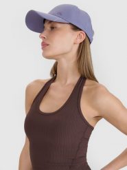 4F Czapka z daszkiem damska 4F x Anna Lewandowska - fioletowa Uniwersalny. Fioletowe czapki z daszkiem damskie 4f, bez wzorów, z elastanu. Za 119.99 zł.