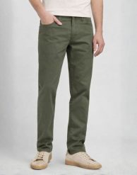 MESKIE SPODNIE LEE SLIM FIT MVP OLIVE MOSS 112376325. Zielone spodnie materiałowe męskie Lee, bez wzorów, z materiału. Za 189.99 zł.