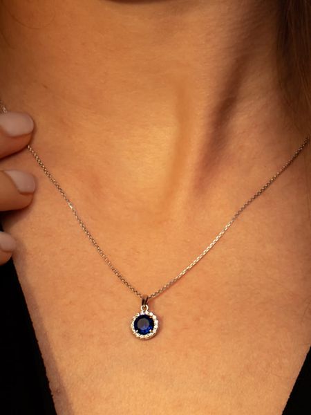 L instant d Or Złoty naszyjnik "Bleu merveilleux" z zawieszką - dł. 43 cm rozmiar: onesize. Szare naszyjniki damskie L instant d Or, złote. Za 372.45 zł.