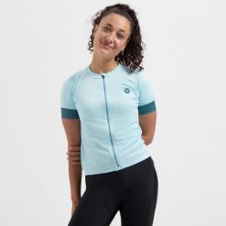 Koszulka rowerowa damska Rogelli Modesta z krótkim rękawem. Niebieskie topy sportowe damskie Rogelli, na lato, m, bez wzorów, z materiału, bez ramiączek. Za 173.00 zł.