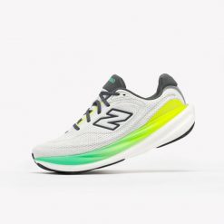 Buty do biegania męskie New Balance Infinion 1080 V15. Białe obuwie do biegania damskie New Balance. Za 799.99 zł.