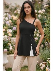 SOULSHAE Bluzka w kolorze czarnym rozmiar: L/XL. Czarne bluzki damskie SOULSHAE, l, bez wzorów, z wiskozy, bez kołnierzyka, bez ramiączek. Za 124.95 zł.