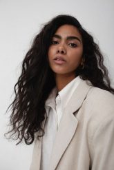 Marynarka z lnem oversize w kolorze LIGHT BEIGE - HARLEY-M/L. Brązowe marynarki i żakiety damskie Marsala, l, bez wzorów, z bawełny, eleganckie. Za 419.90 zł.